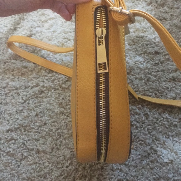 ALDO Mustard Crossbody - Picture 4 of 4